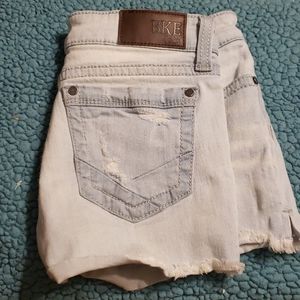 Women's 26 BKE light-wash Stella shorts.